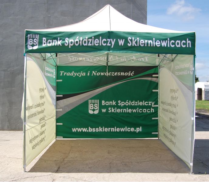 Namioty ekspresowe